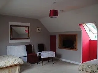 Hillview Bed & Breakfast 3*